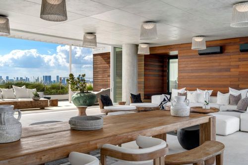 uph21-4701 N Meridian Ave, Miami Beach, FL, 33140-2950 | Card Image