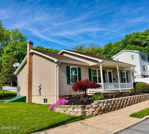 219 19th Street, Huntingdon, PA, 16652 | Card Image