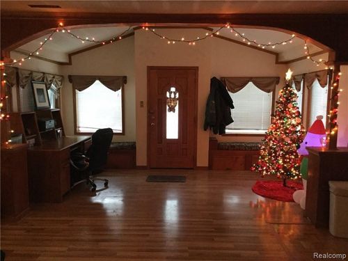 321 Longspur Ln, Commerce Twp, MI, 48382-4045 | Card Image