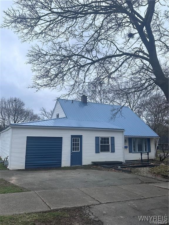Crescent Dr, Niagara Falls, NY 14305