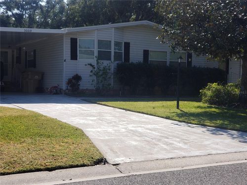 5009 El Destino Dr, LEESBURG, FL, 34748-8324 | Card Image