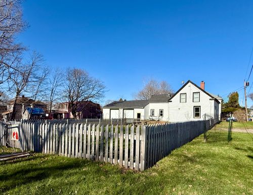22 Shackford St, Eastport, ME, 04631-1424 | Card Image