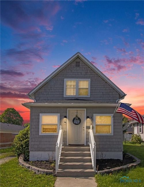 910 High St, Bryan, OH, 43506-1827 | Card Image