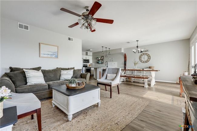 171 Comanche Pt, Townhouse with 3 bedrooms, 3 bathrooms and 2 parking in Point Venture TX | Image 11