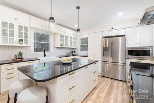 622 Oak St, Mooresville, NC, 28115-2210 | Card Image