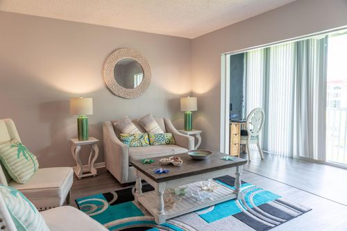 208-4 Abbey Ln, Delray Beach, FL, 33446-1609 | Card Image