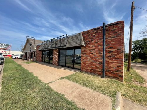 1926 N 1st St, Abilene, TX, 79603-7403 | Card Image