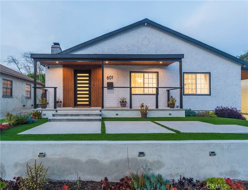 601 W Hillsdale St, Inglewood, CA, 90302-1012 | Card Image
