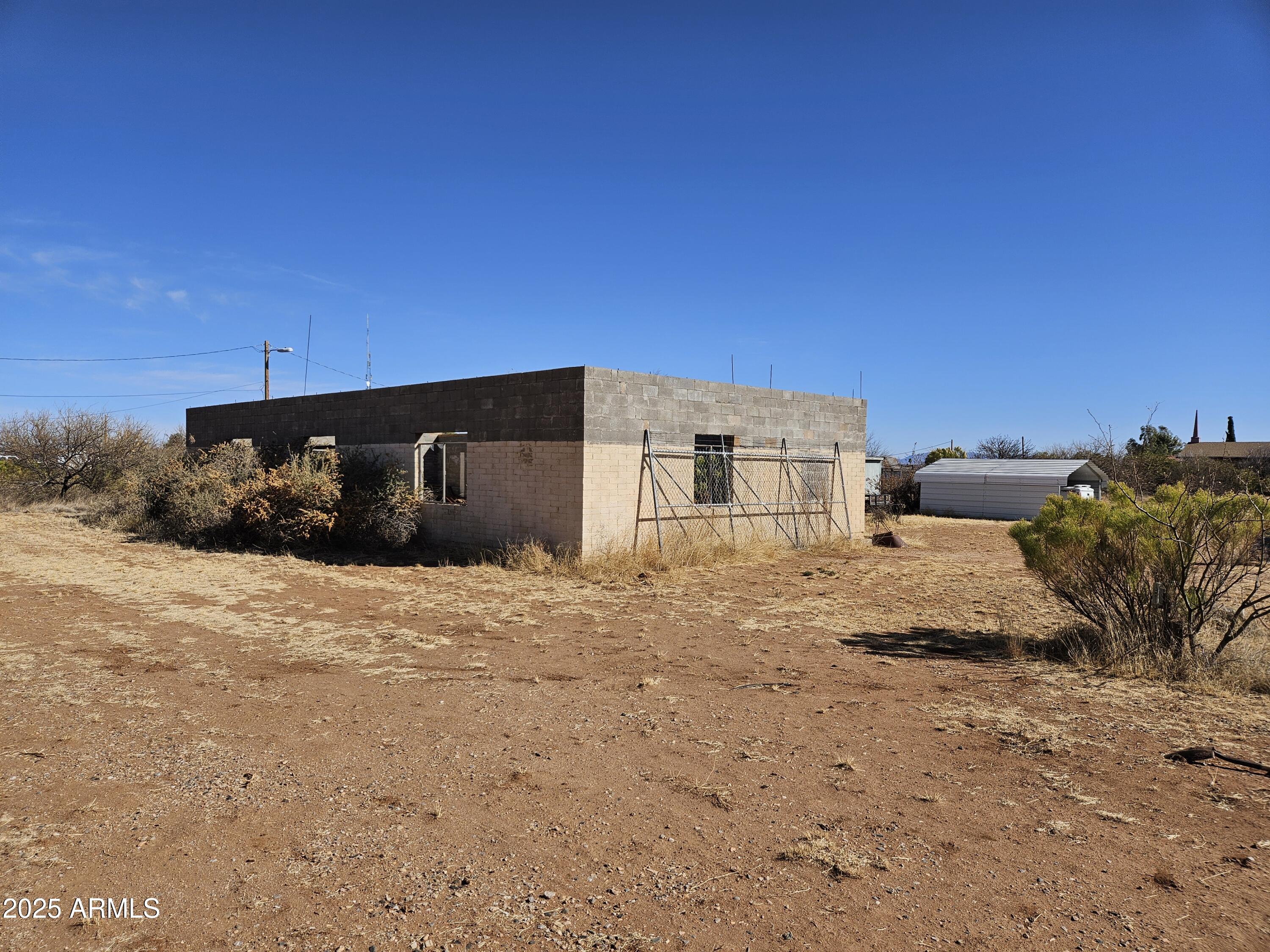 52 E Camino De Manana, Huachuca City, AZ 85616