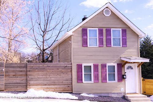 30 Sycamore St, Kingston, NY, 12401-5652 | Card Image