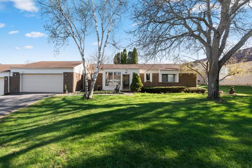 5327 Fairway Ct, West Bloomfield, MI, 48323-3422 | Card Image
