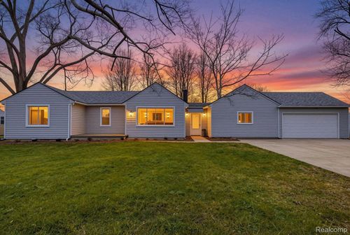 8210 Westpoint St, Taylor, MI, 48180-2240 | Card Image