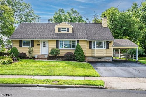 7 Darwin Rd, Somerset, NJ, 08873-1012 | Card Image