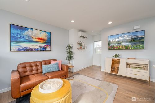 b-3015 61 Avenue Sw, Seattle, WA, 98116 | Card Image