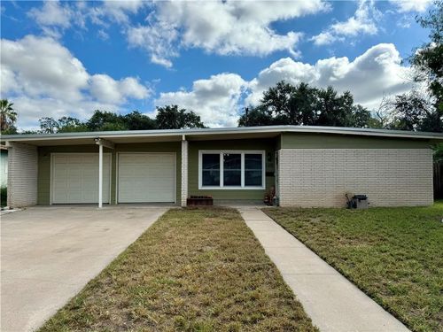 720 Santa Dolores Dr, Kingsville, TX, 78363-3432 | Card Image
