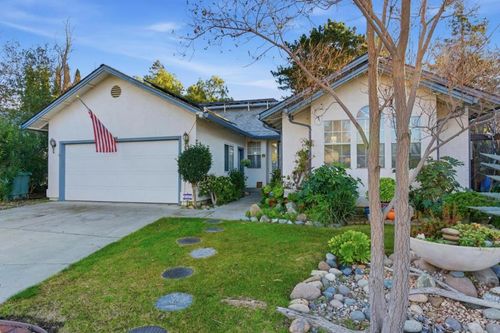 1521 Las Brisas Dr, Hollister, CA, 95023-6707 | Card Image