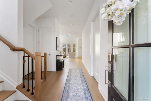 17 Lila Lane, New Castle, NY, 10514 | Card Image