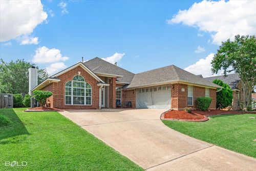 2319 Windsor Ct, Bossier City, LA, 71111-5451 | Card Image