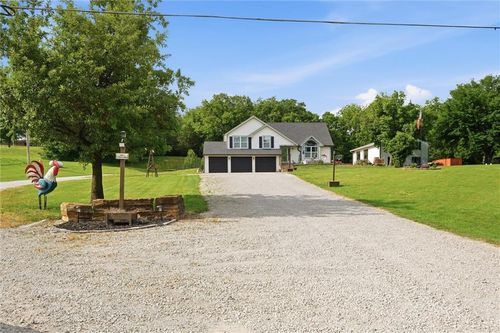 964 N Highway 5, Lansing, KS, 66043-6268 | Card Image