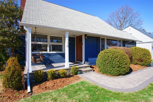 175 Meadow St, Garden City, NY, 11530-6637 | Card Image