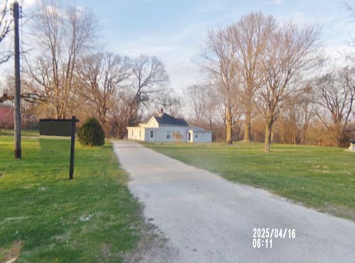 608 N Center St, Seatonville, IL, 61359-1027 | Card Image