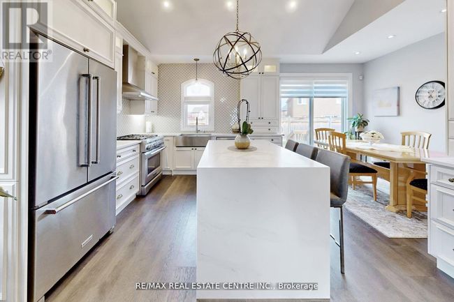 92 Holt Drive, House other with 3 bedrooms, 4 bathrooms and 5 parking in New Tecumseth (Alliston) ON | Image 9