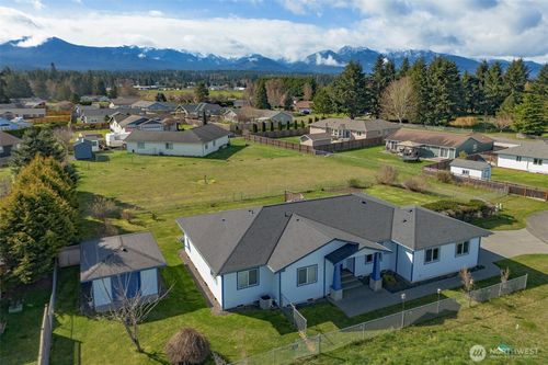 42 Kates Ct, Port Angeles, WA, 98362-7031 | Card Image