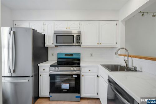 43 Rushmore Ln, Hackettstown, NJ, 07840-2834 | Card Image