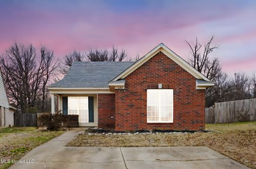 622 Amber Ln, Southaven, MS, 38671-7027 | Card Image