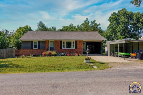 115 E 3rd St, Holton, KS, 66436-1808 | Card Image