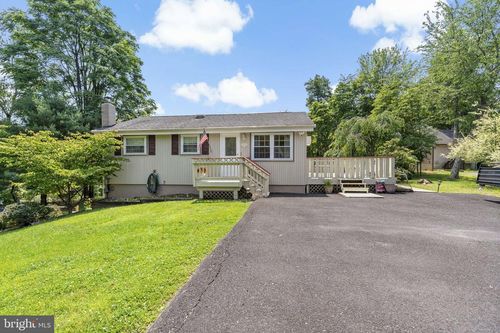 289 Atwood Dr, GERRARDSTOWN, WV, 25420-3573 | Card Image