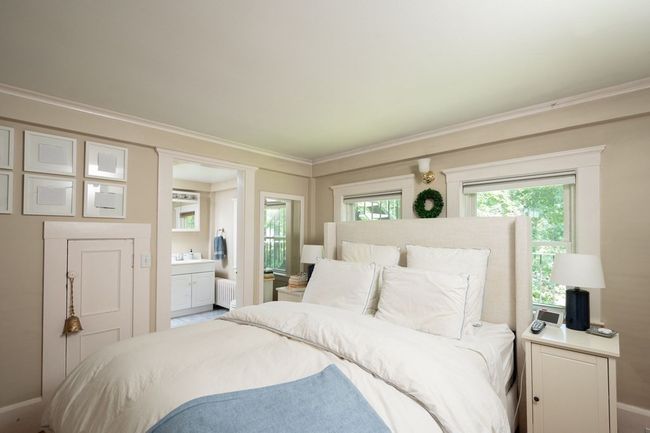 10 - 8 East St, Home with 9 bedrooms, 7 bathrooms and 6 parking in Hingham MA | Image 31