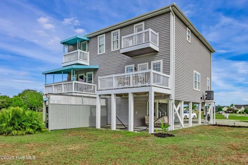 b-200 Twin Oaks Dr, Hampstead, NC, 28443-3282 | Card Image