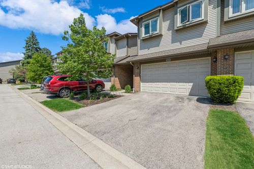 1020 Arbor Ct, Mount Prospect, IL, 60056-4477 | Card Image