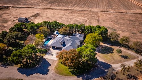 9009 County Road 7500, Wolfforth, TX, 79382-4610 | Card Image