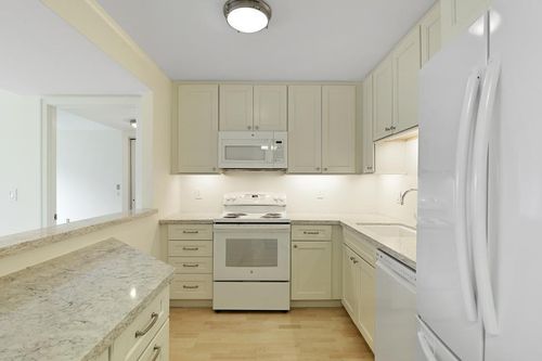 apt-108-1425 W 28th St, Minneapolis, MN, 55408-1929 | Card Image