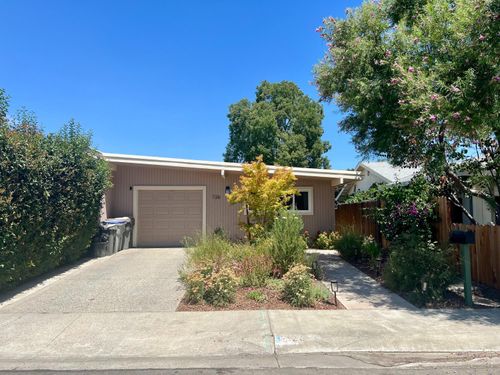 726 Borchard Court, Woodland, CA, 95695 | Card Image