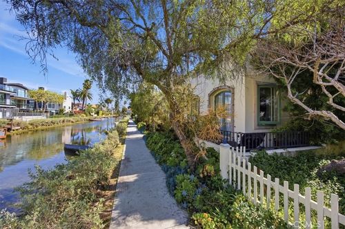 414 Carroll Canal, Venice, CA, 90291-4578 | Card Image