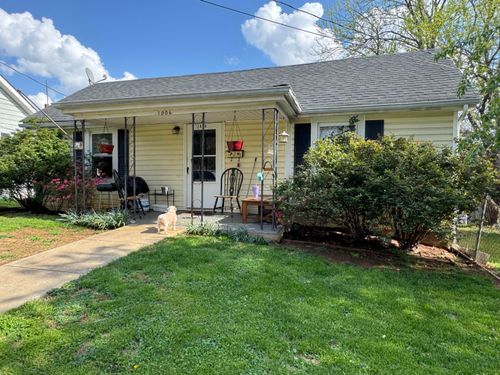 1006 Madison St, Bedford, VA, 24523-2126 | Card Image
