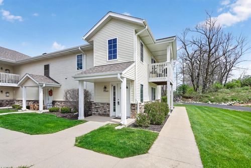 12-W197N16960 Stonewall Drive, Jackson, WI, 53037 | Card Image