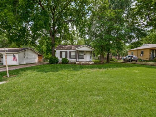 580 W 6th St, Lancaster, TX, 75146-2352 | Card Image