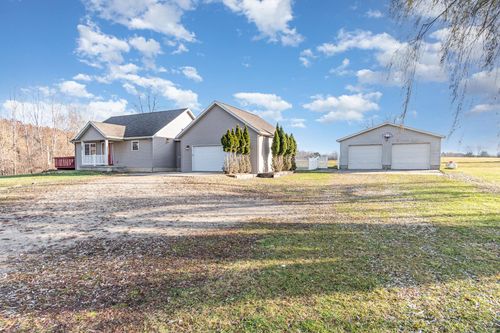 2150 N Douglas Rd, Riverdale, MI, 48877-9504 | Card Image