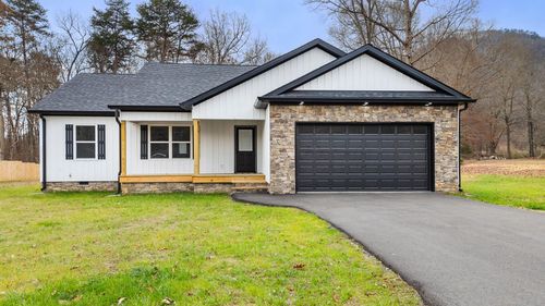 402 Old State Highway 8, Dunlap, TN, 37327-3333 | Card Image