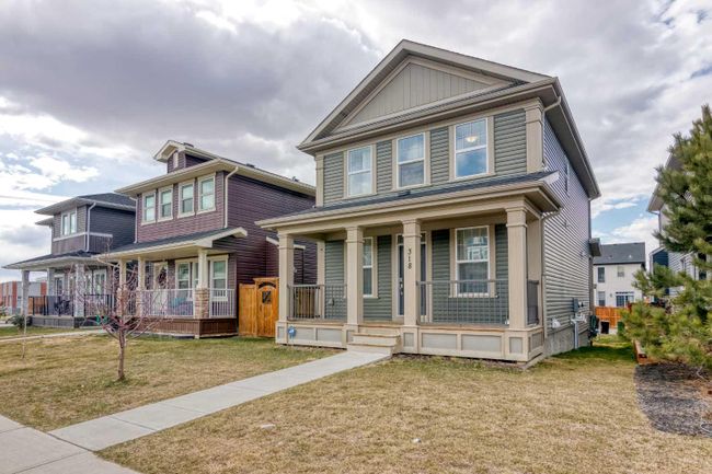 318 Evanston Way Nw, Home with 3 bedrooms, 2 bathrooms and 2 parking in Calgary AB | Image 2