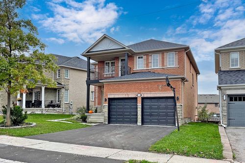 183 Ravineview Dr, Maple, ON, L6A3T2 | Card Image