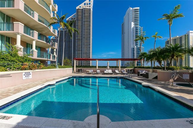 APT-1005 - 17555 Atlantic Blvd, Condo with 2 bedrooms, 2 bathrooms and null parking in Sunny Isles Beach FL | Image 28