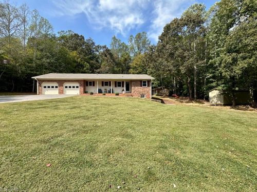 6286 Stanleyville Dr, Rural Hall, NC, 27045-9737 | Card Image