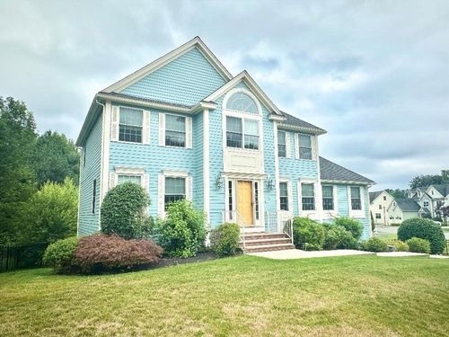 16 Oheir Way, Lowell, MA, 01852-3153 | Card Image