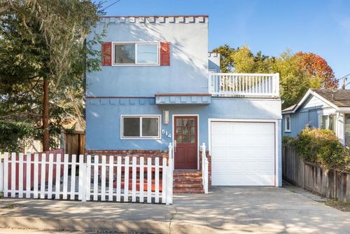 514 6th St, Pacific Grove, CA, 93950-4613 | Card Image