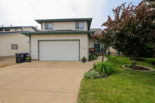 40 Hallgren Drive, Sylvan Lake, AB, T4S1W6 | Card Image